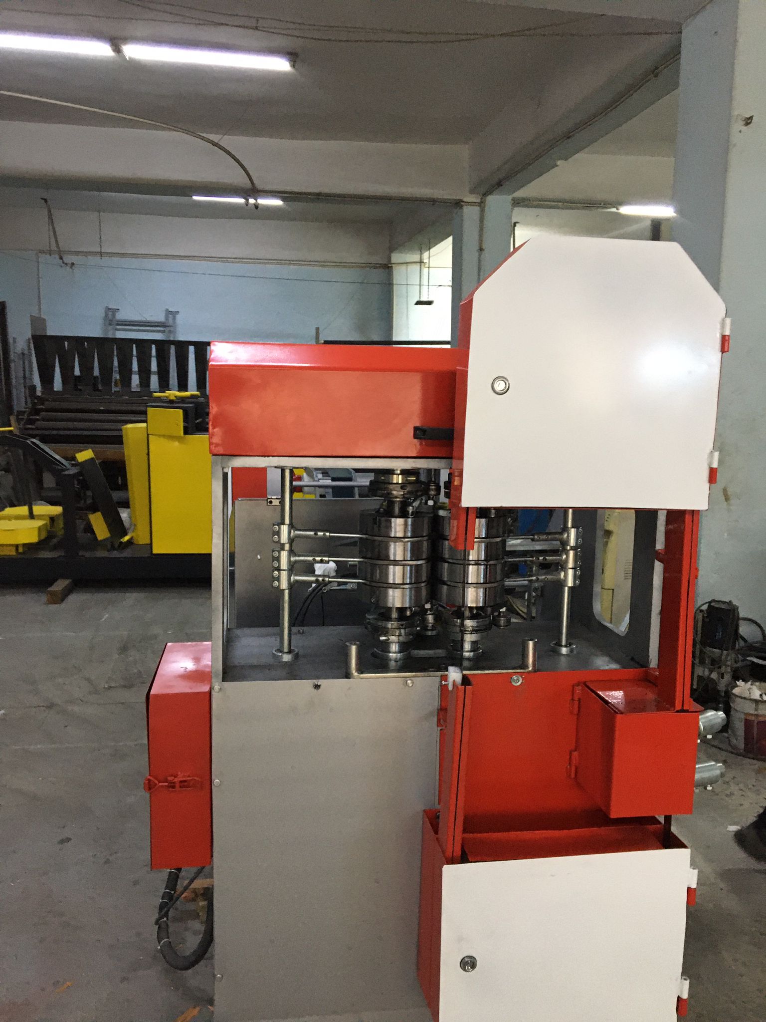 Square Napkin Machine